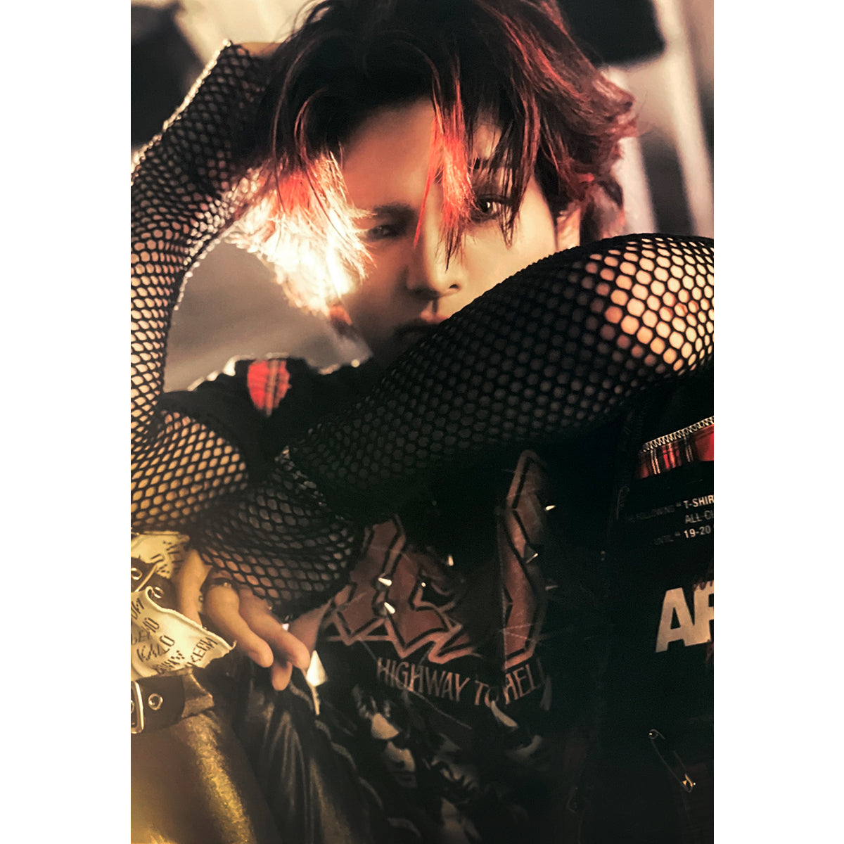 김우진 | KIM WOOJIN | 2ND MINI ALBUM [ THE MOMENT : 美成年, BOUNCE ] | (VER.B) POSTER ONLY