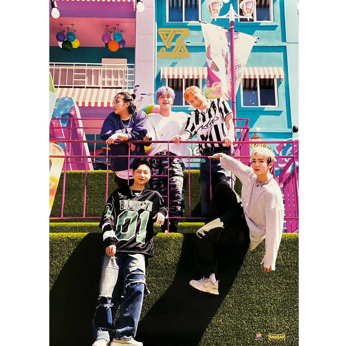 머스트비 | MUSTB | 4TH SINGLE ALBUM [ ROYALTY ] | POSTER ONLY