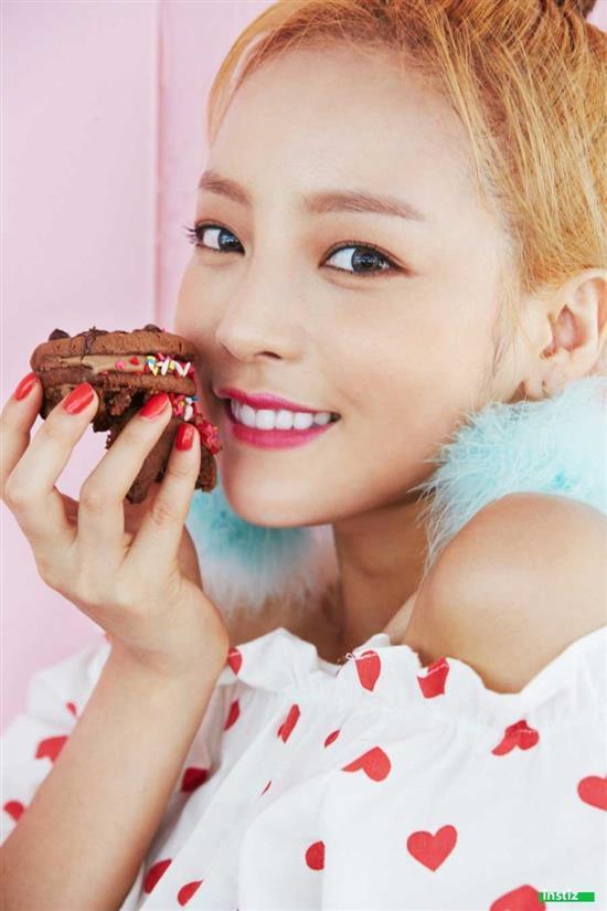 MUSIC PLAZA Poster 구하라 | GU HARA<br/>ALOHARA<br/>20" X 29"