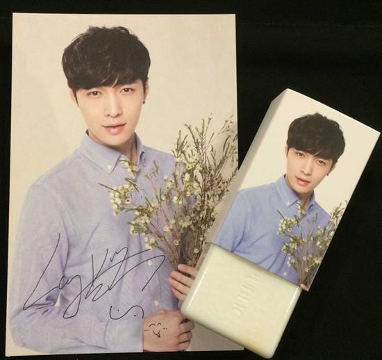 MUSIC PLAZA Goods LAY / EXO</strong><br/>CLEANSING FOAM SOAP+1 POST CARD<br/>ACASIA SCENT
