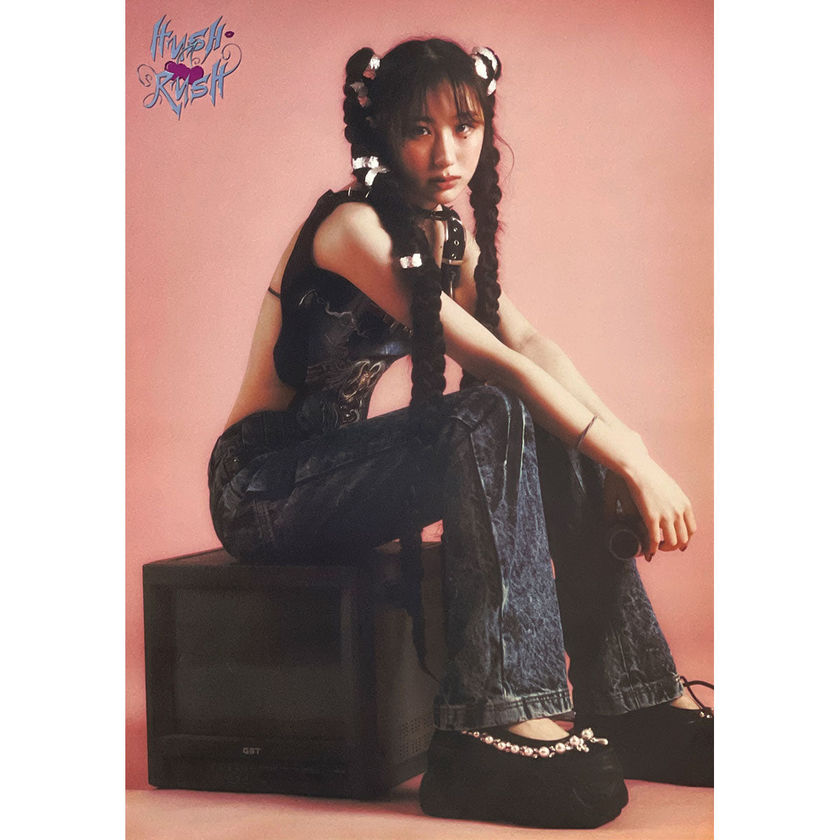 이채연 | LEE CHAEYEON | 1ST MINI ALBUM [ HUSH RUSH ] | (INFLUENCER VER.) POSTER ONLY