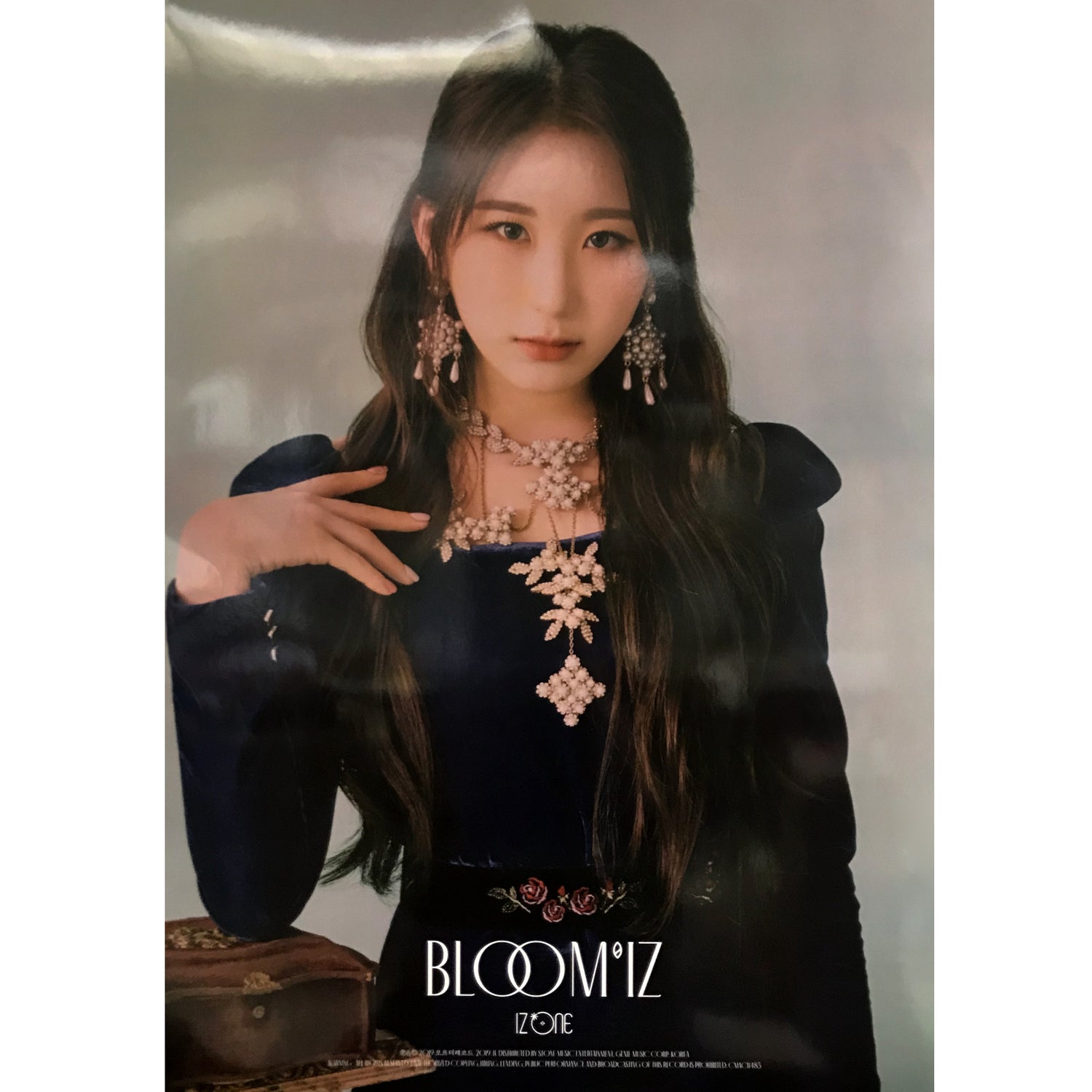 아이즈원 | IZ*ONE | 1ST ALBUM [ BLOOM*IZ ] | (LEE CHAEYEON VER.) POSTER ONLY
