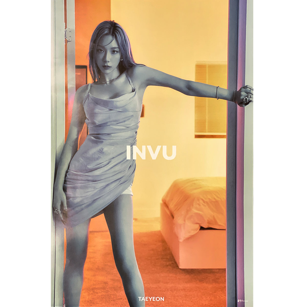 태연 | TAEYEON | 3RD ALBUM [ INVU ] | (BLUE VER.) POSTER ONLY