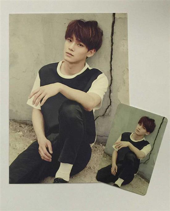 MUSIC PLAZA Goods EXO</strong><br/>LOVE ME RIGHT<br/>CHEN