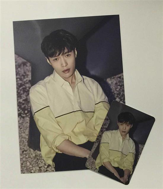 MUSIC PLAZA Goods EXO</strong><br/>LOVE ME RIGHT<br/>LAY