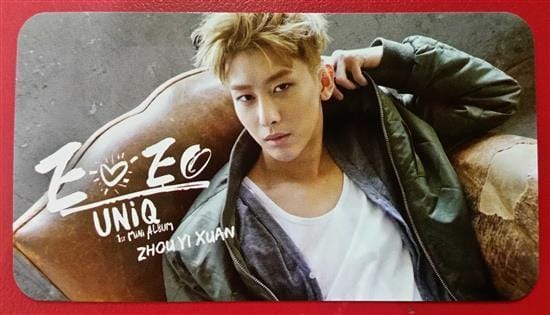 MUSIC PLAZA CD <strong>유니크 | UNIQ</strong><br/>PHOTO CARD<br/>XHOU YI XUAN