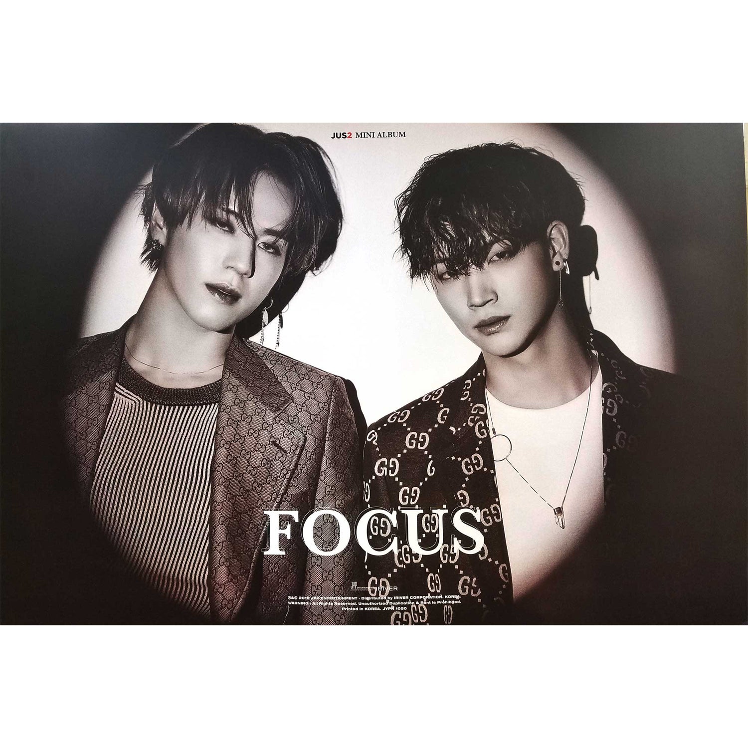 저스투 | JUS2 | 1ST MINI ALBUM [ FOCUS ] | (GROUP VER.) POSTER ONLY