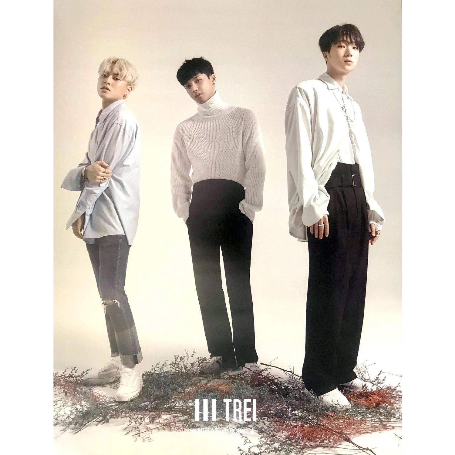 트레이 | TREI | 1ST MINI ALBUM [ BORN ; 本 ] | POSTER ONLY