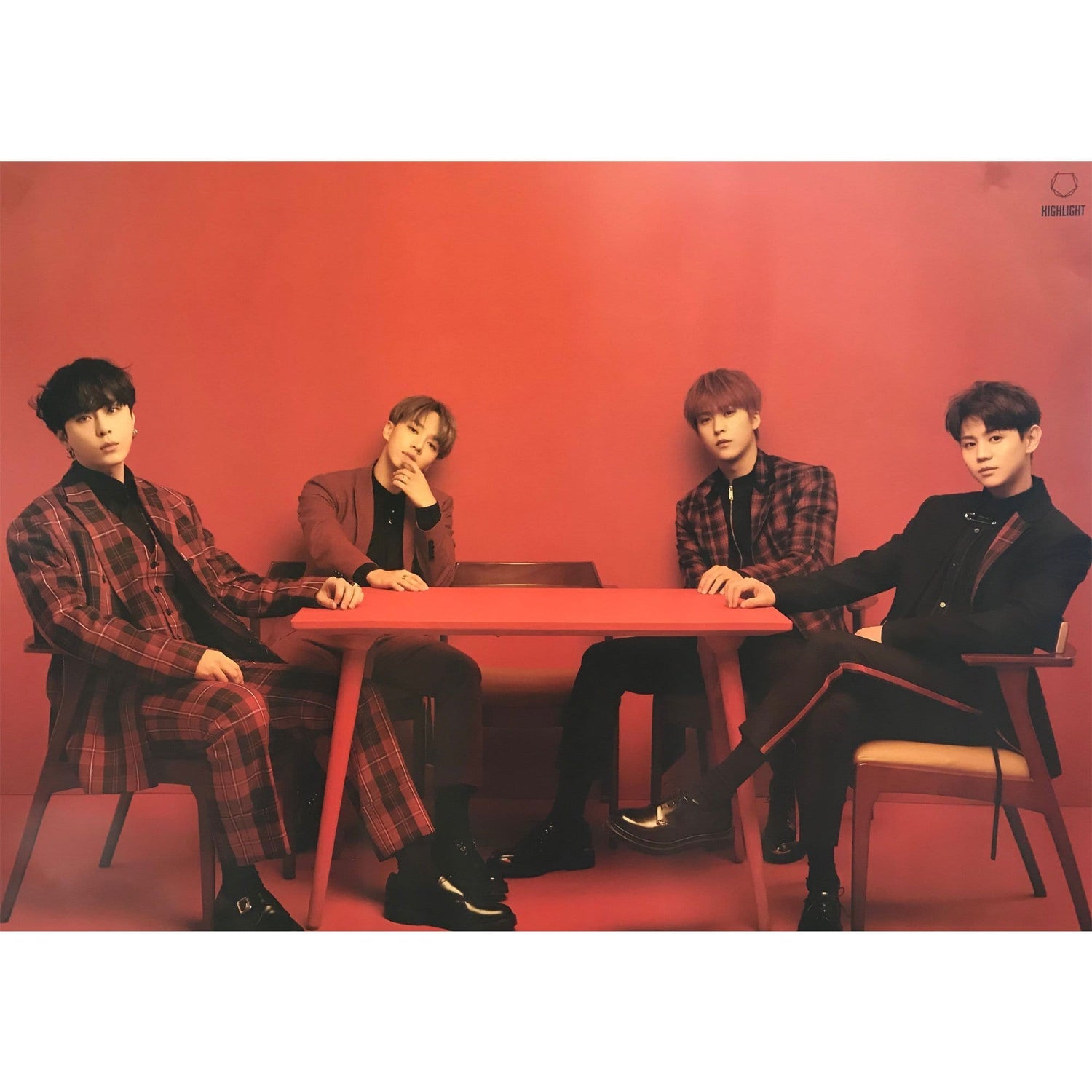 MUSIC PLAZA Poster A. ver 하이라이트 | HIGHLIGHT | special album - OUTRO | POSTER